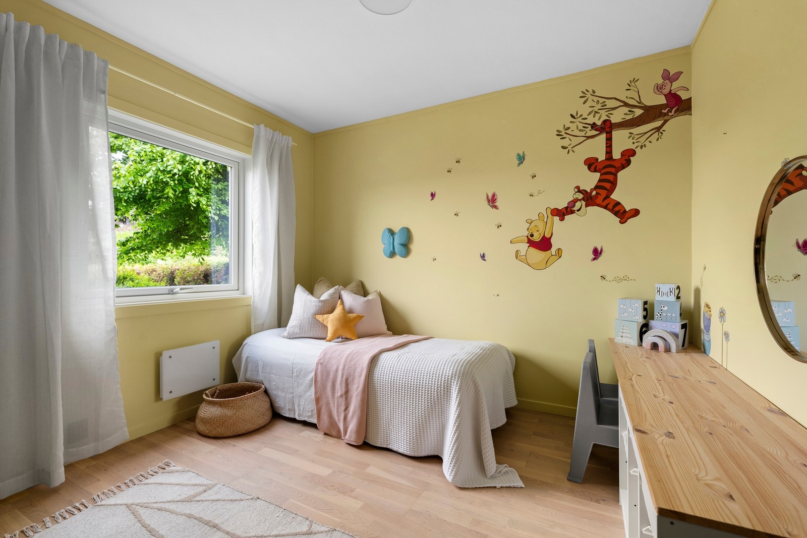 Soverom 2. Vindu er byttet. Galleribilde