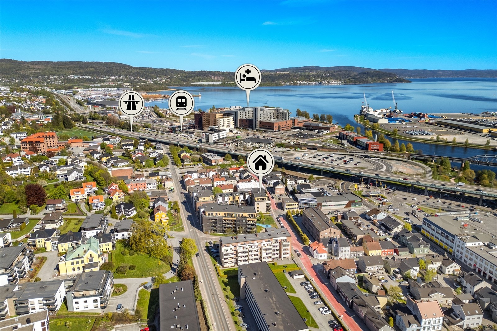 Brakerøya stasjon og det nye og moderne sykehuset på Brakerøya ligger i kort gangavstand fra eiendommen. Galleribilde
