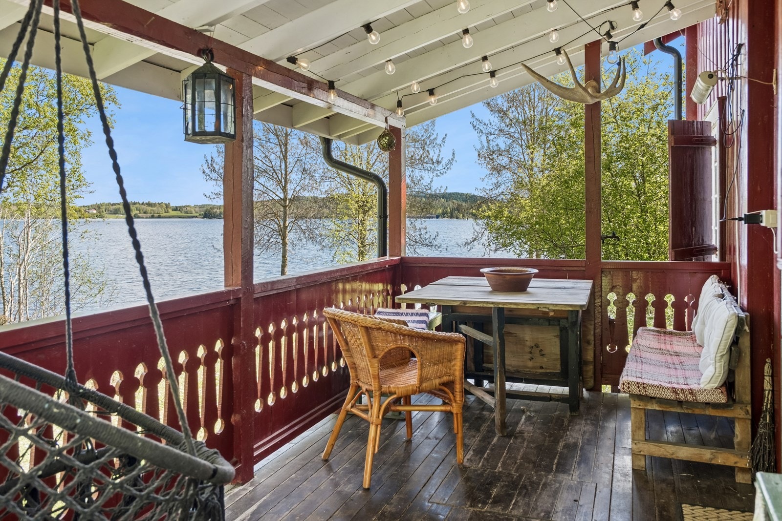 Terrasse ved inngngsparti Galleribilde