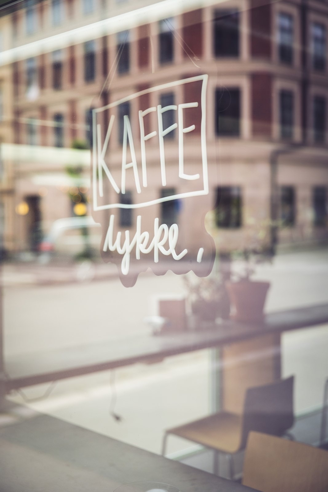 Du finner flere hyggelige kafeer i nærområdet, blant annet Kafé Lykke. Galleribilde