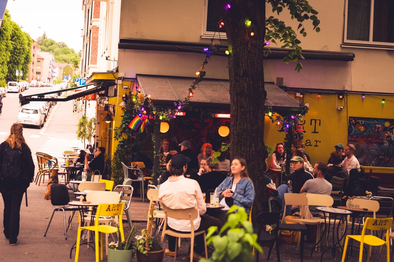ART bar byr koselig uteservering og god stemning. Galleribilde