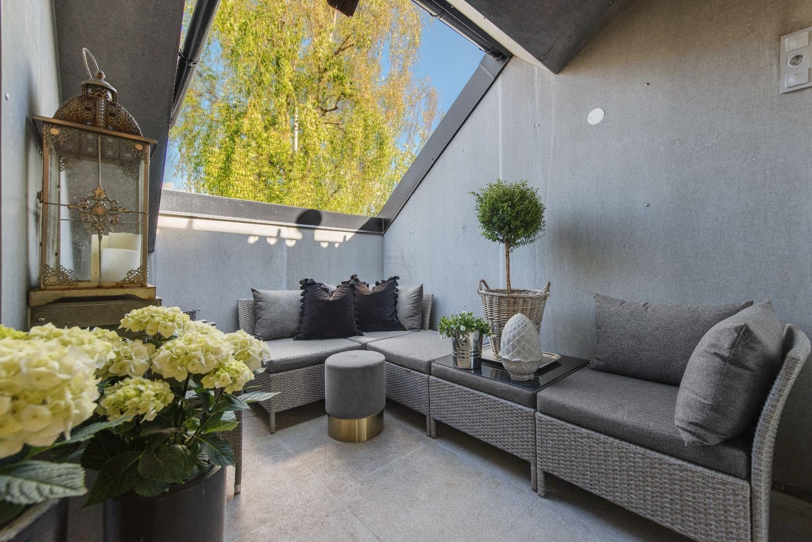 Terrasse med hyggelig sittegruppe. Galleribilde