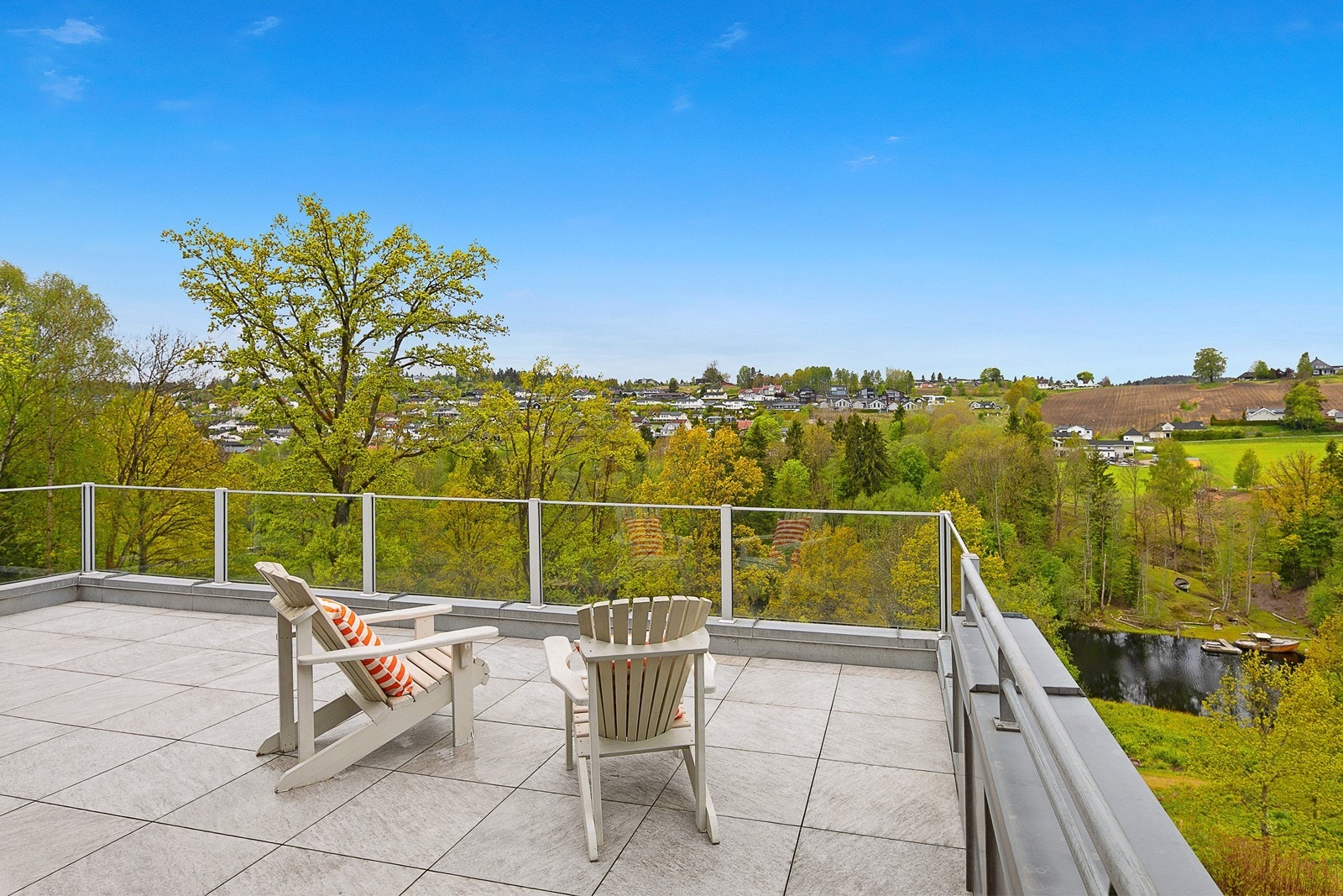 Nydelig utsikt mot Gulset område fra terrasse Galleribilde