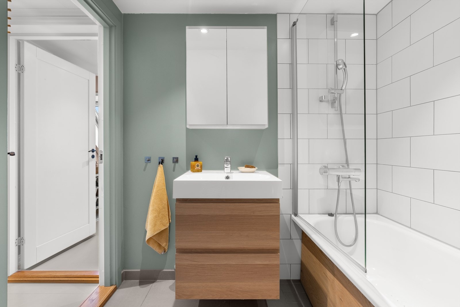 Badet er opplyst å være pusset opp i 2018, ifølge tidligere tilstandsrapport Galleribilde