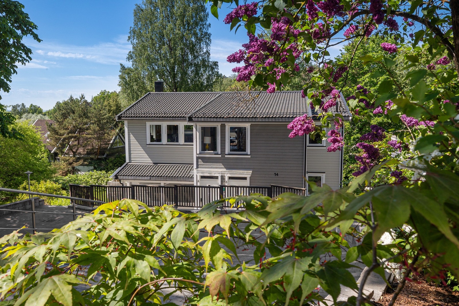 Velkommen til en moderne og familievennlig bolig i attraktive omgivelser på Vinderen Galleribilde