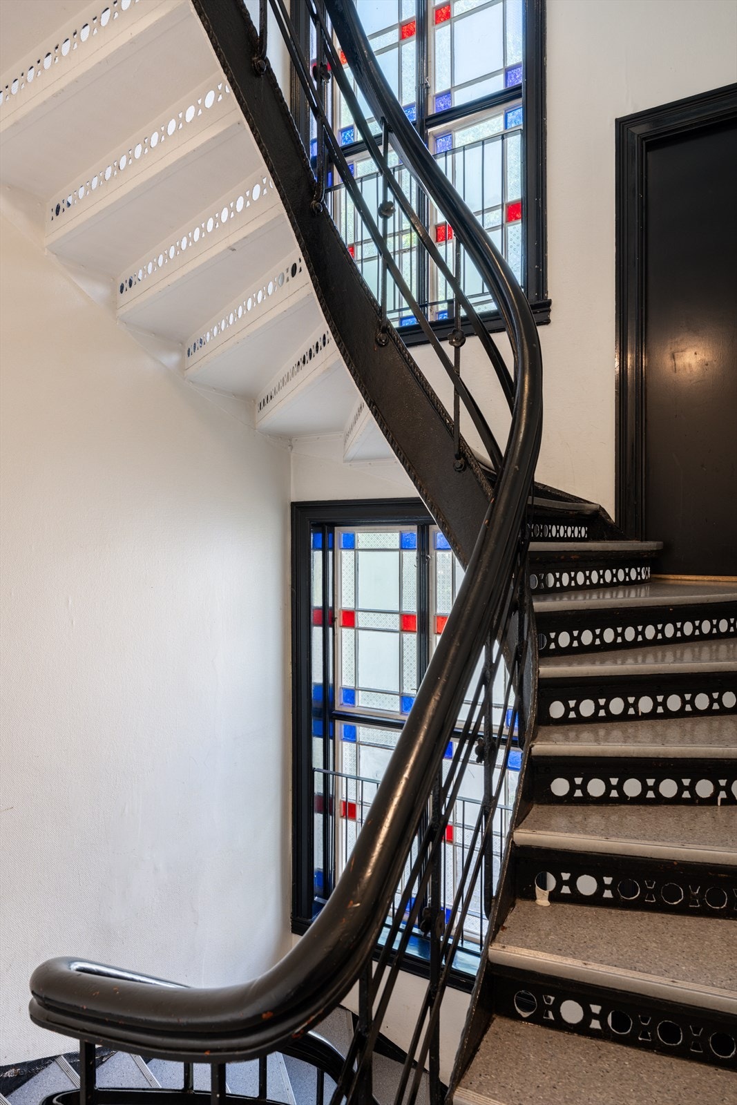 I oppgangen finner du flotte, klassiske detaljer fra forrige århundre. Galleribilde
