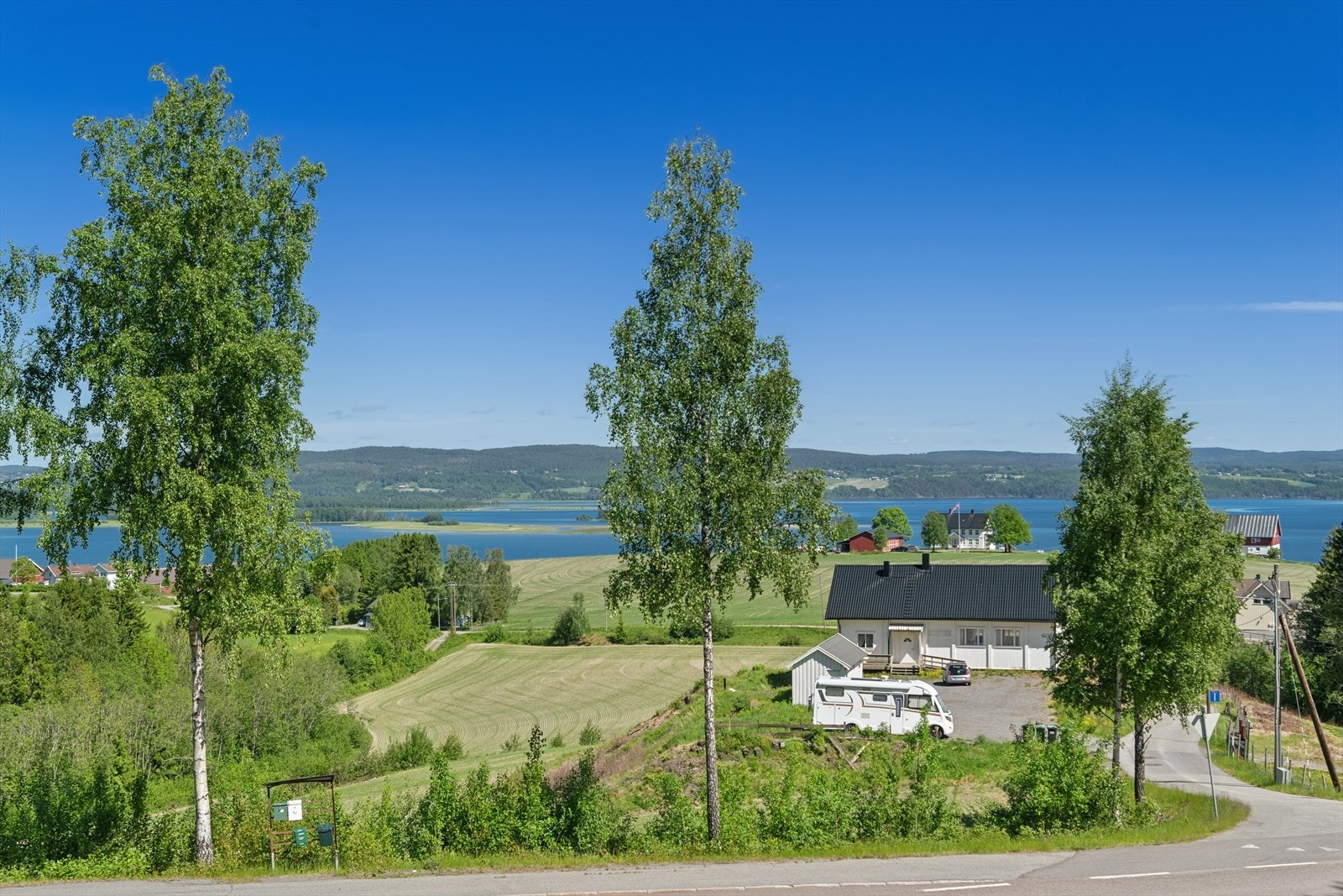 Ulleråsen er et rolig og naturskjønt boligområde med busstoppet 'Bye' kun ett minutt unna. Galleribilde