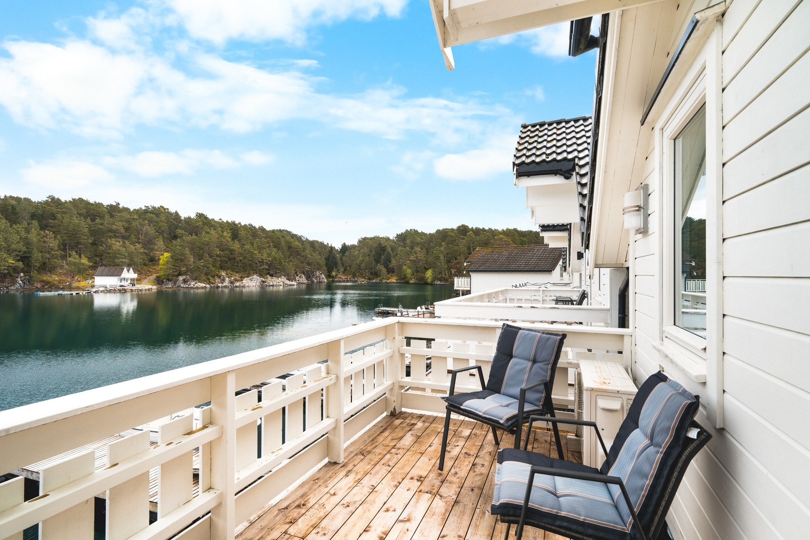 Fra stuen har du tilgang til en terrasse på 11,5 kvm Galleribilde