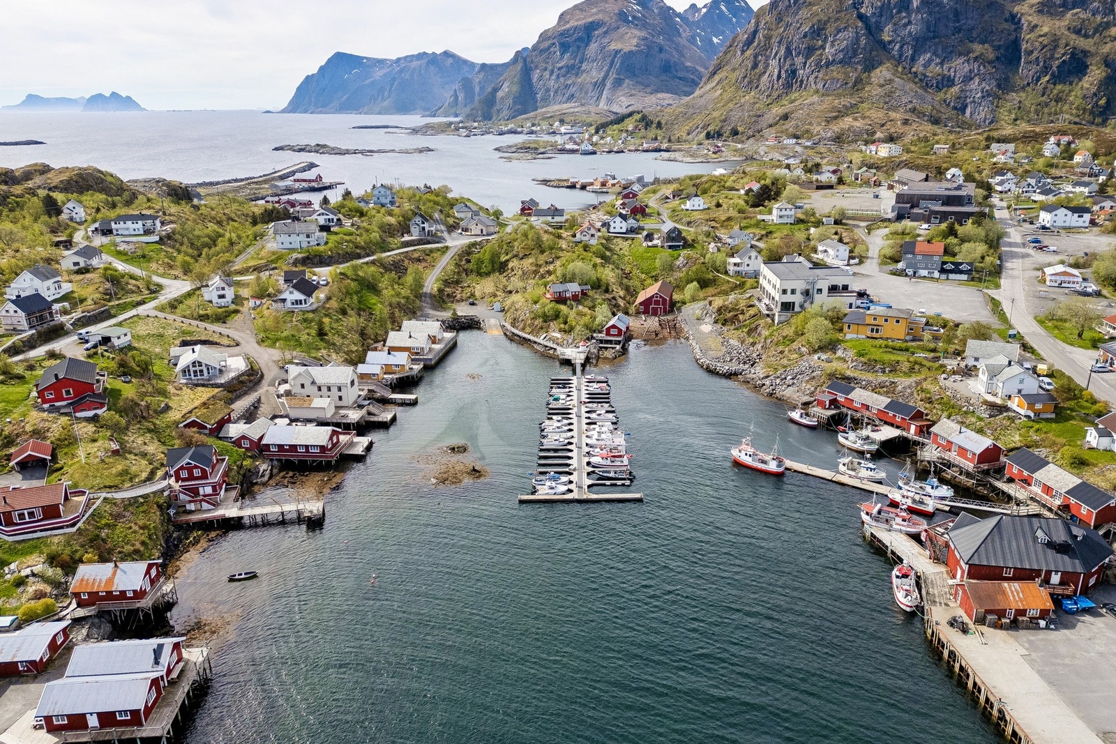 Området rundt byr ellers på flotte turmuligheter i varriende terreng som man kan benytte seg av gjennom hele året. Galleribilde