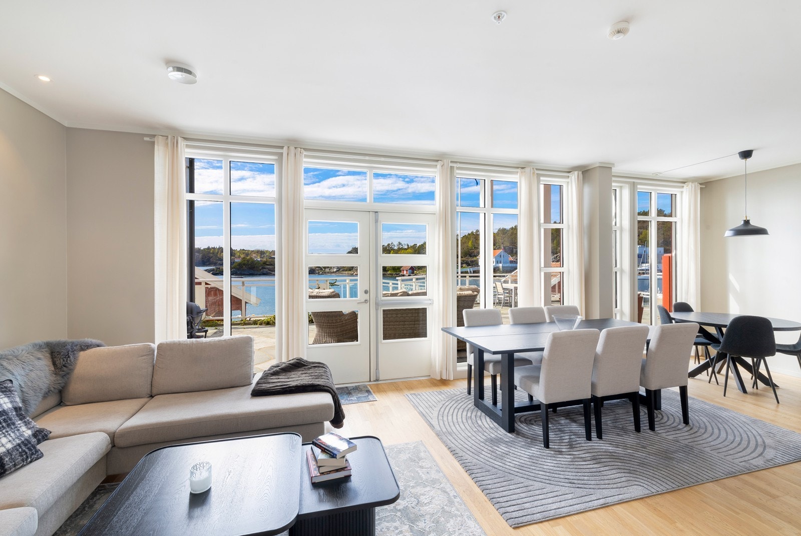 En flott og innbydende fritidsleilighet i ferieparadiset Skudeviga like utenfor Kristiansand! Galleribilde