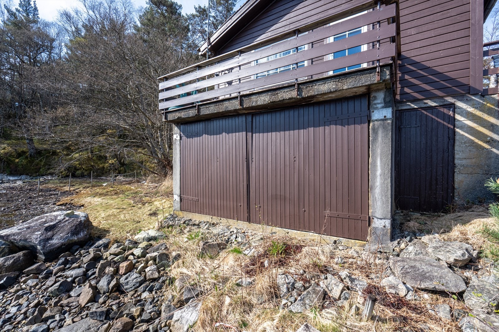 Naustdel under hytten Galleribilde