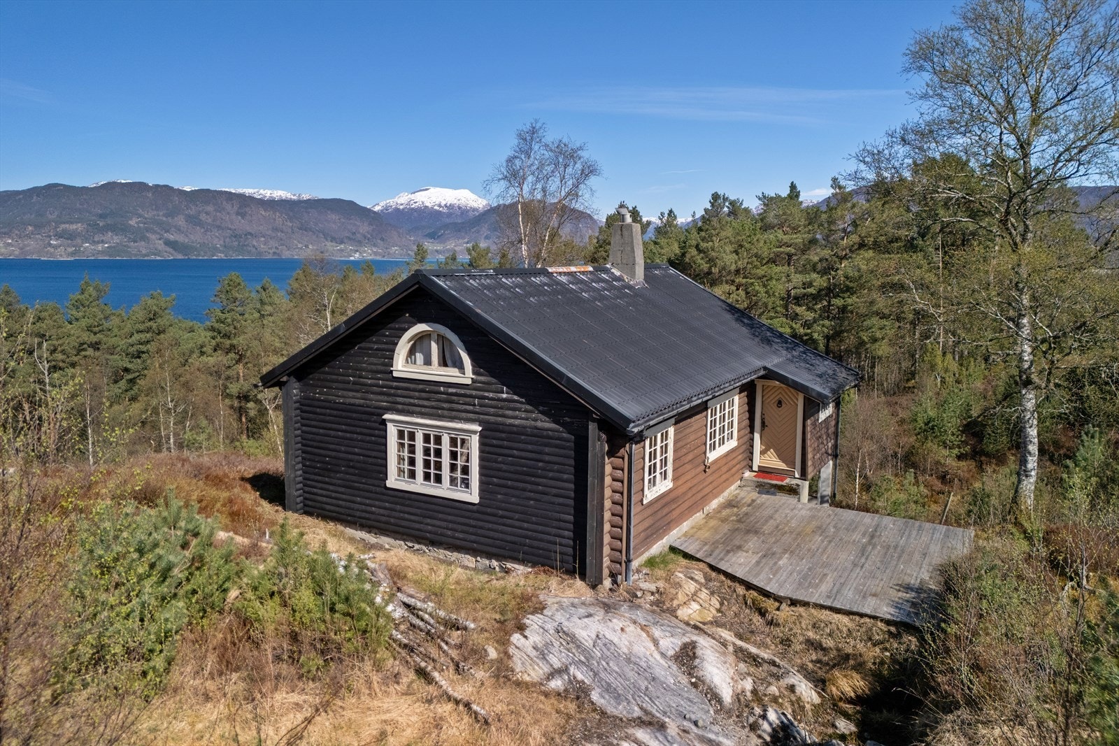 Fritidsbolig ved Strondavegen 2474, den eldste på eiendommen, opprinnelig bygget i 1935 Galleribilde