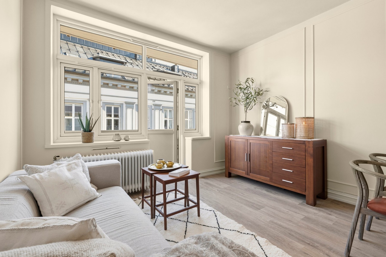 Det er gode møbleringsmuligheter i stuen. Galleribilde