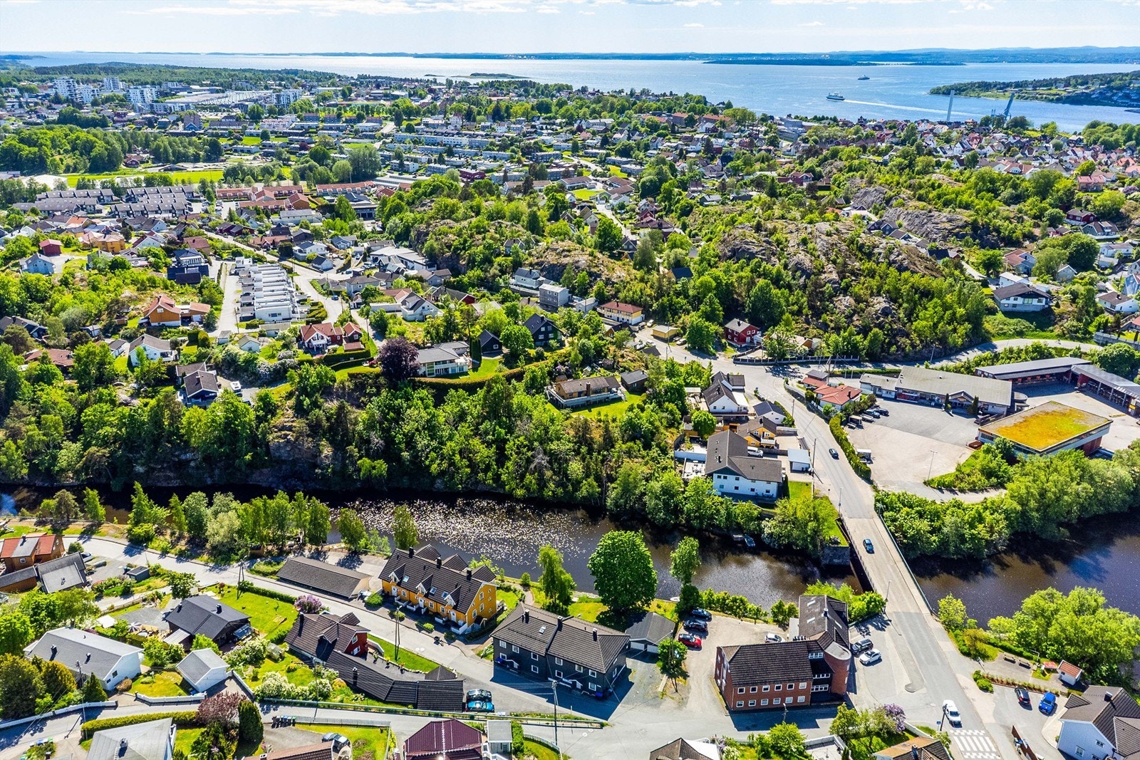 Til sentrum er det reell gangavstand, eller kun få minutter å sykle. Galleribilde