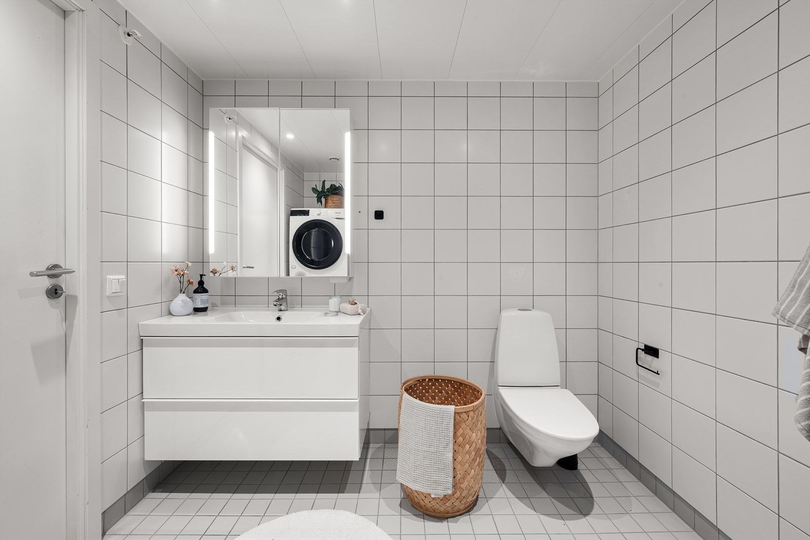 - Lekkert, helfliset bad som måler 5,4m² - Galleribilde