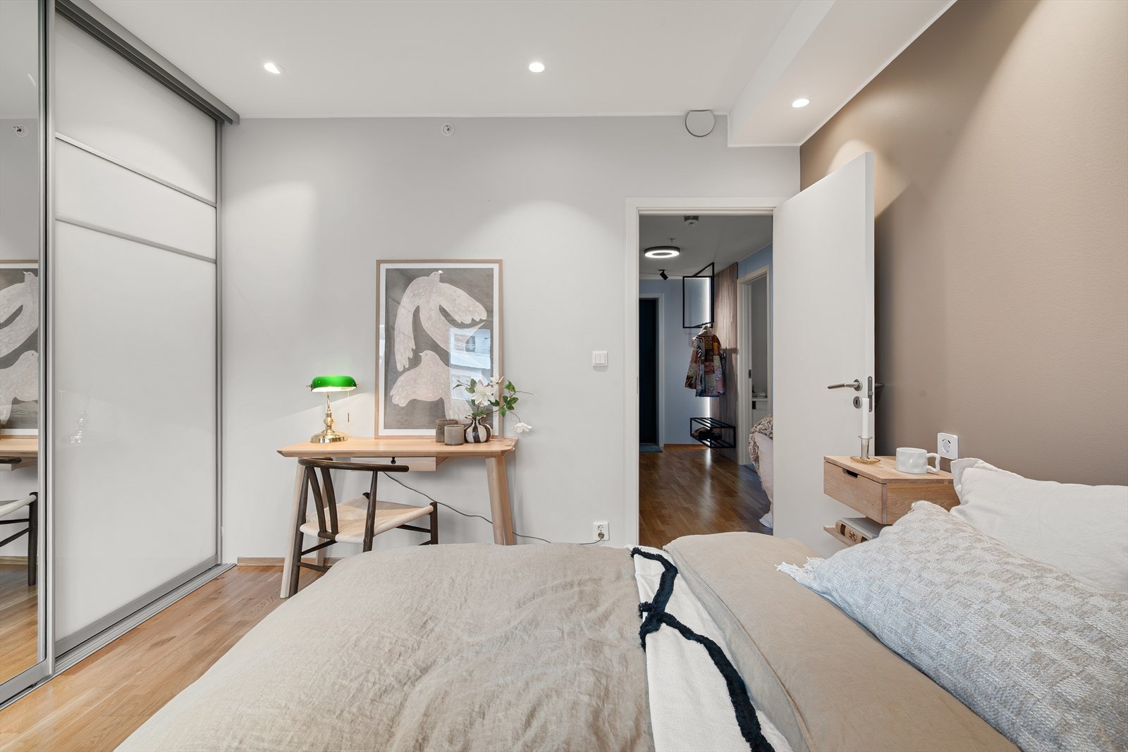 - Leiligheten har en innvendig bod på 3,3m² og en ekstern sportsbod på 6,4m² - Galleribilde