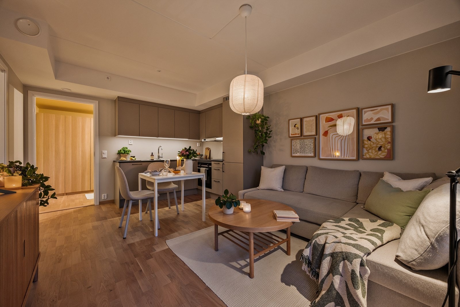 En moderne 2-roms fra 2024 med gjennomgående høy standard og balansert ventilasjon. Galleribilde