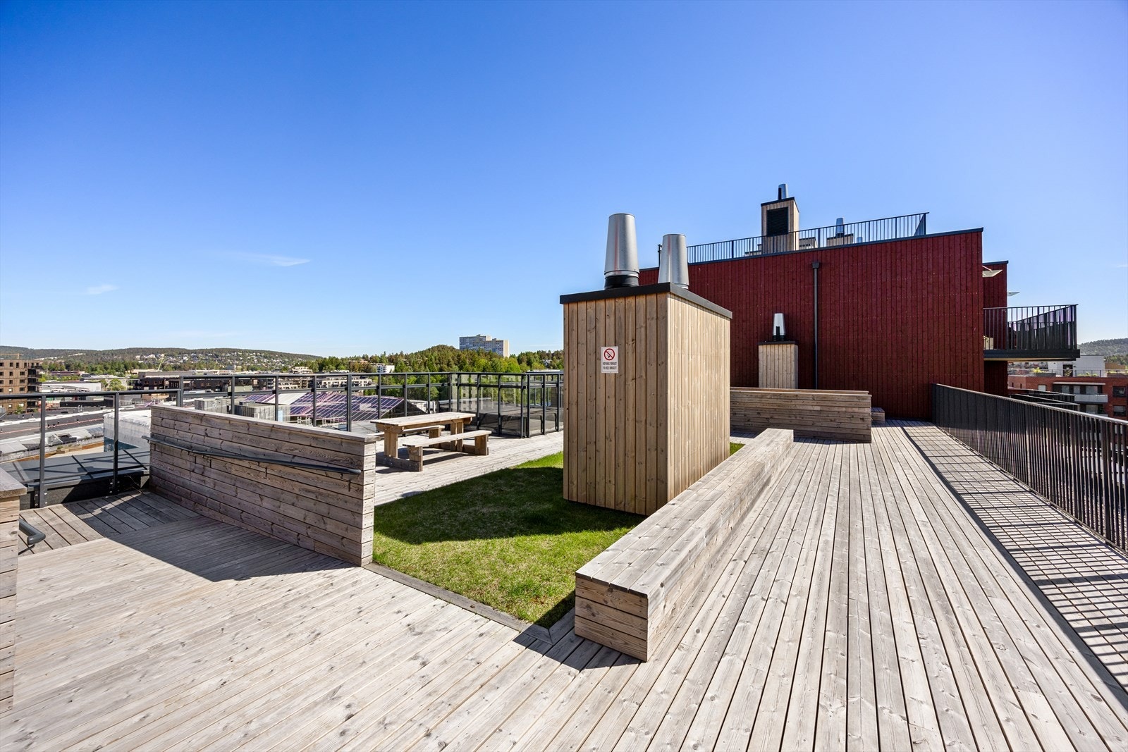 I tillegg til takterrasse har borettslaget felles sykkelparkering og et fellesrom. Galleribilde