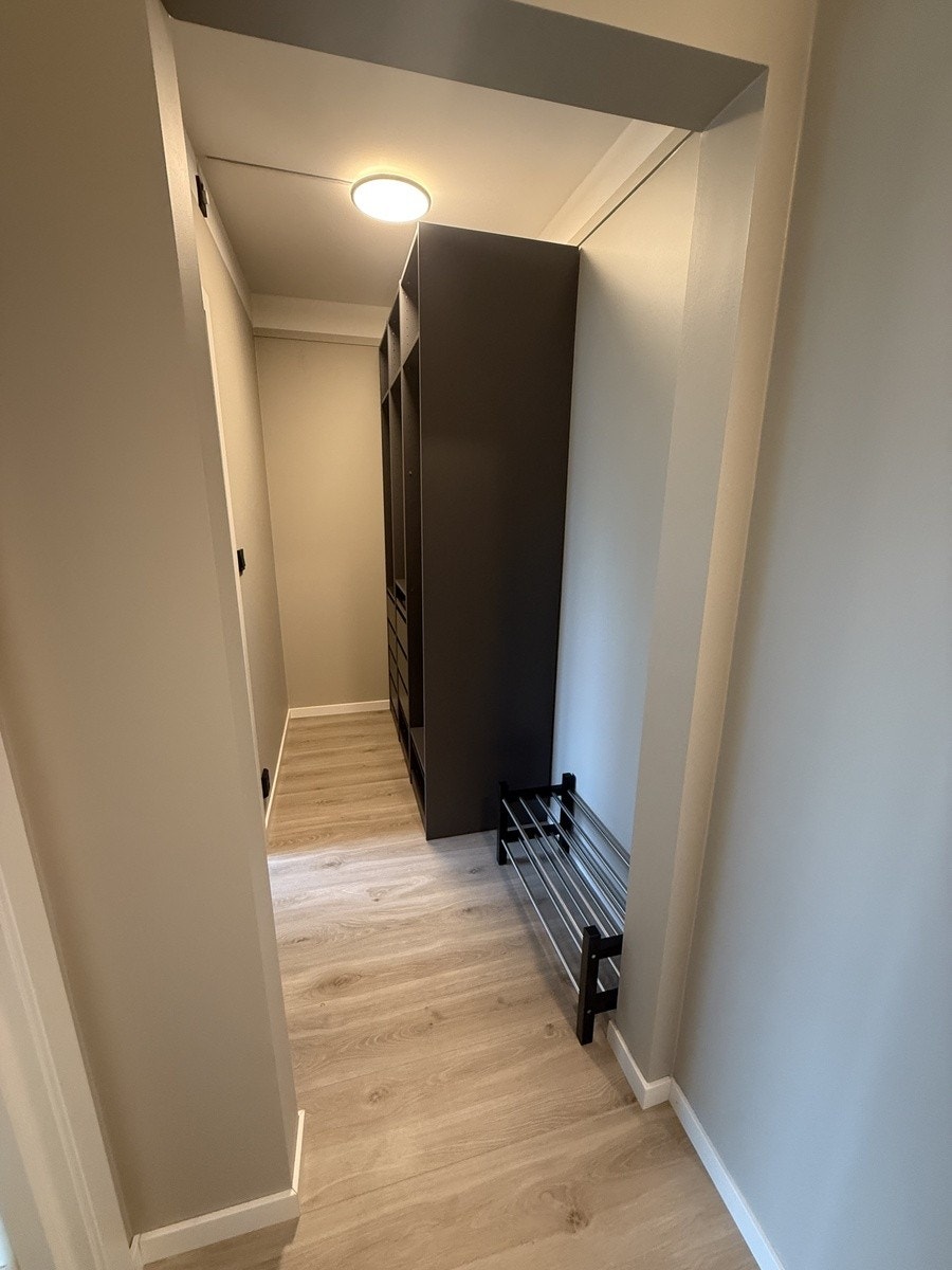 Egen garderobe for yttertøy Galleribilde