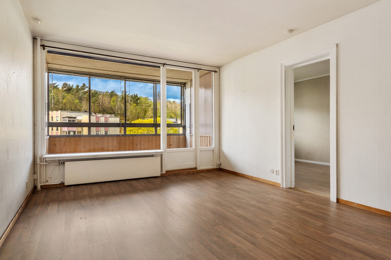 - Leiligheten har en sentral beliggenhet på Loddefjord med kort gangavstand til Vestkanten og bussterminal - Galleribilde