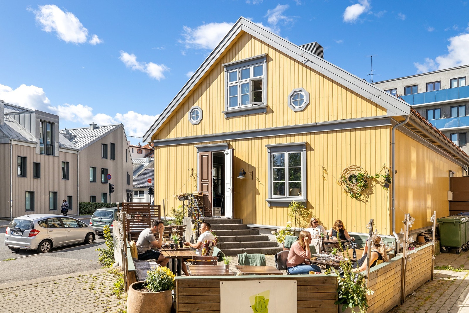 Sagene har flere hyggelige serveringssteder, her Folkvang. Galleribilde