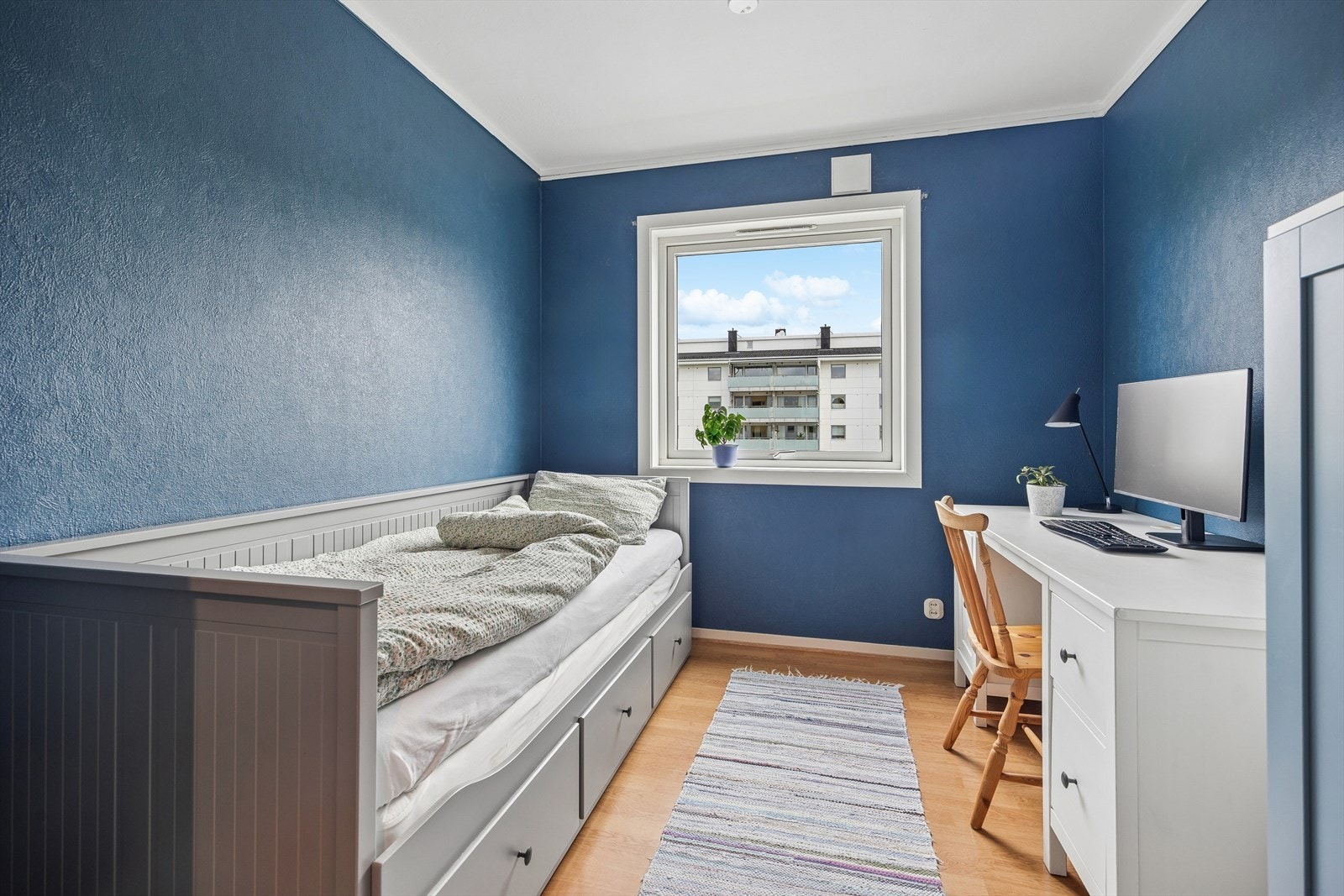 Det andre soverommet passer perfekt som barnerom, gjesterom eller hjemmekontor. Galleribilde