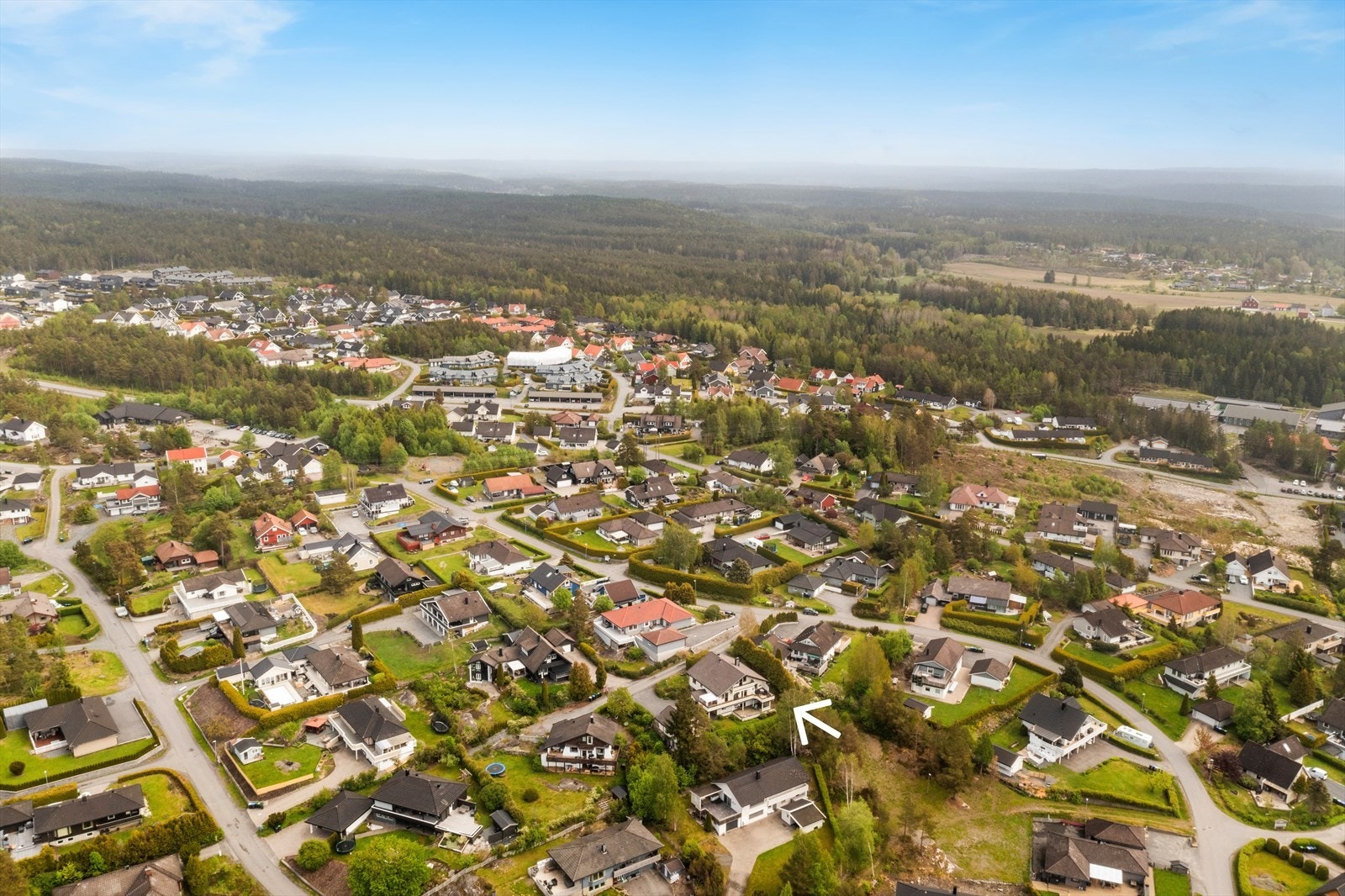 Kort vei til barnehager, skoler og servicetilbud. Galleribilde