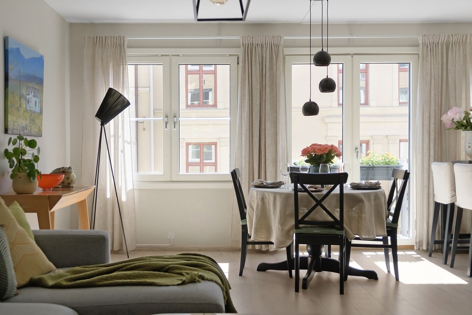 Store vindusflater og lyse overflater Galleribilde