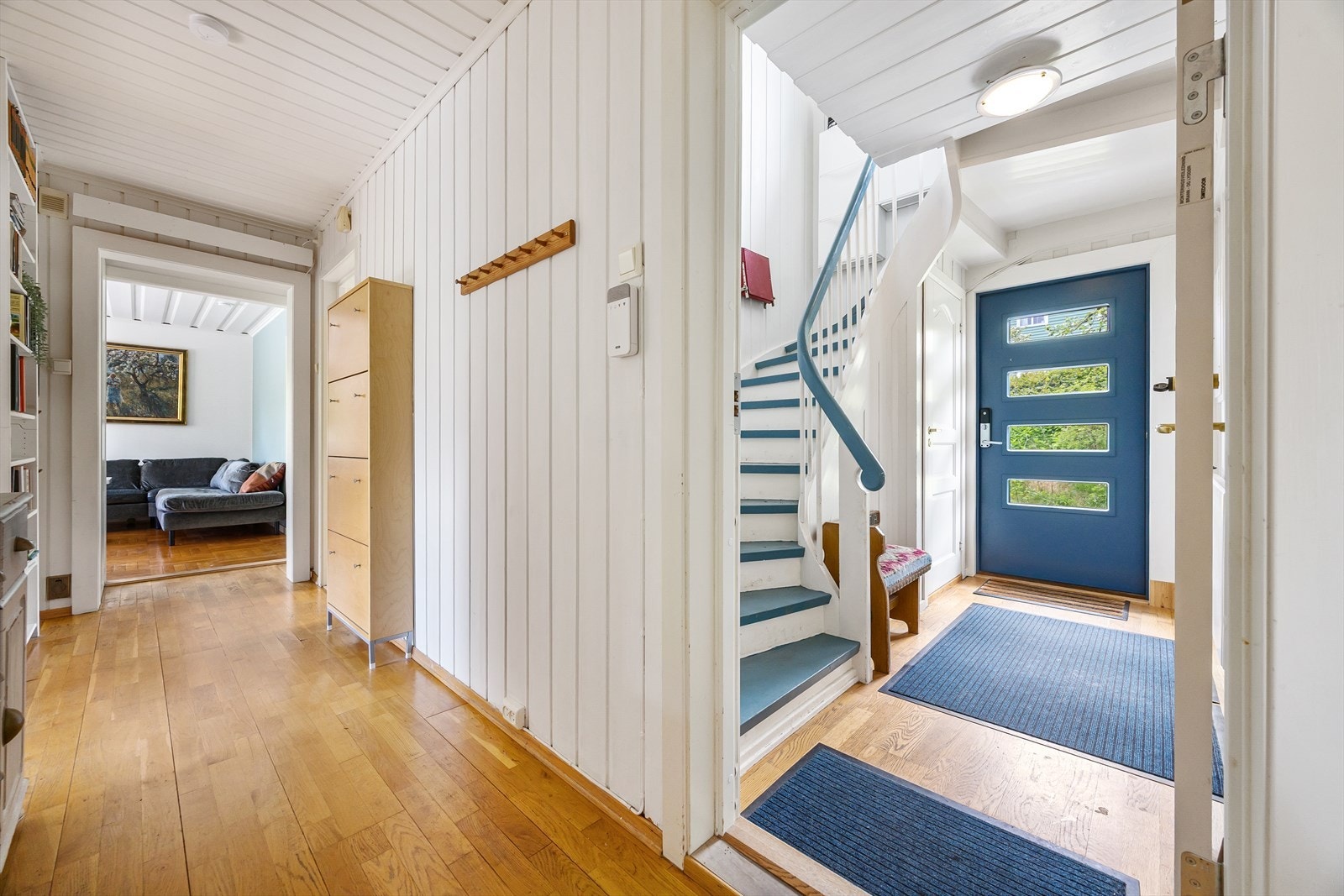 Eiendommen har felles entrè. Galleribilde
