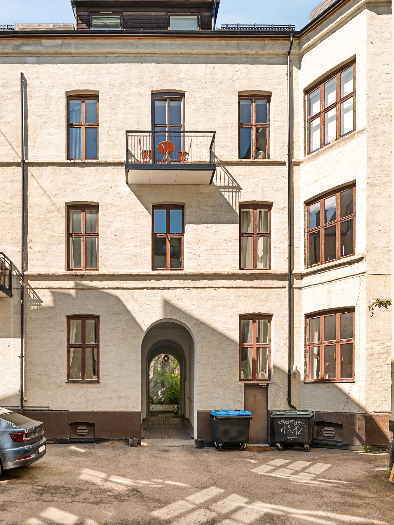 Leiligheten har en attraktiv beliggenhet inn mot stille bakgård, skjermet fra trafikk og gjennomgang. Galleribilde