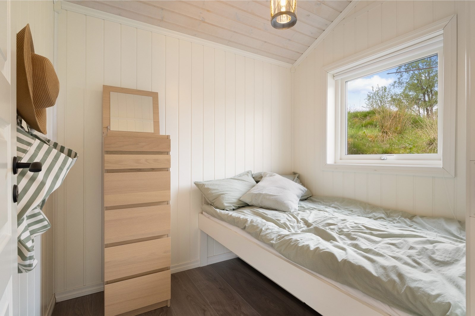 Soverommene har plass til standard soveromsmøblement. Galleribilde
