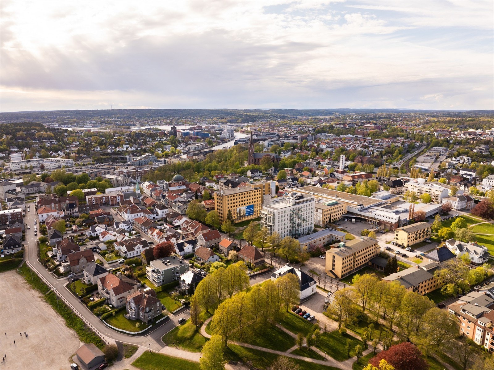 Cicignon Park på det gamle sykehusområdet er et av byens mest spennende utviklingsområder. De karakteristiske høyhusene bevares og er første steg i transformasjonen. Galleribilde