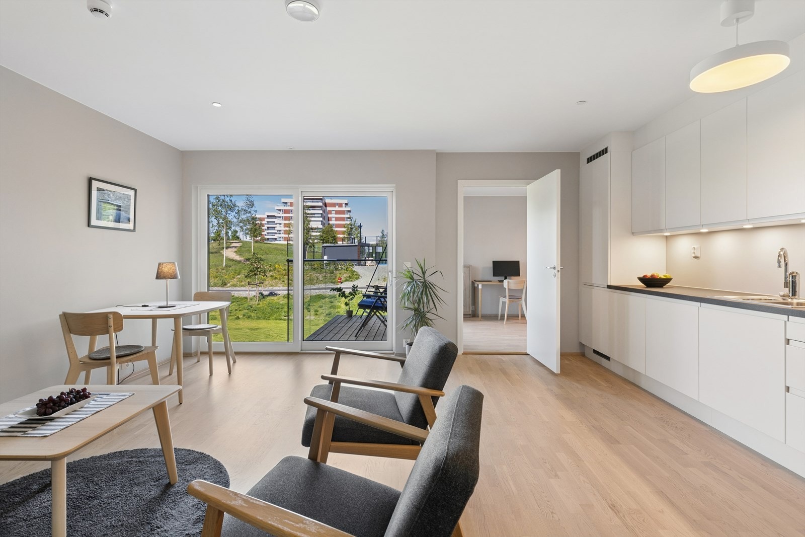 En helt ny og arealeffektiv 2-roms leilighet fra 2024, med vannbåren gulvvarme og balansert ventilasjon. Galleribilde