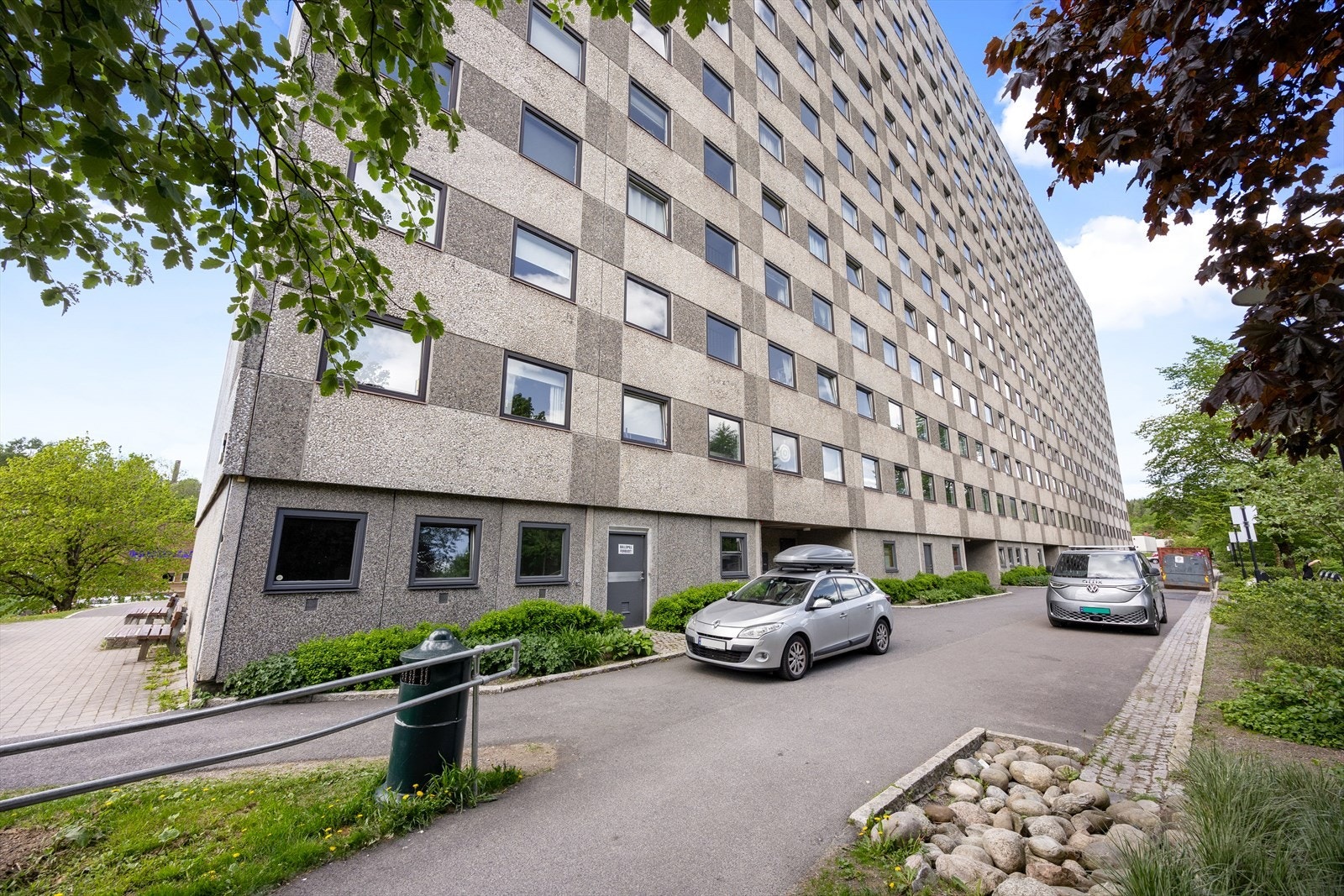 Ammerudlia borettslag er et veldrevet borettslag med store, grønne fellesarealer. Galleribilde