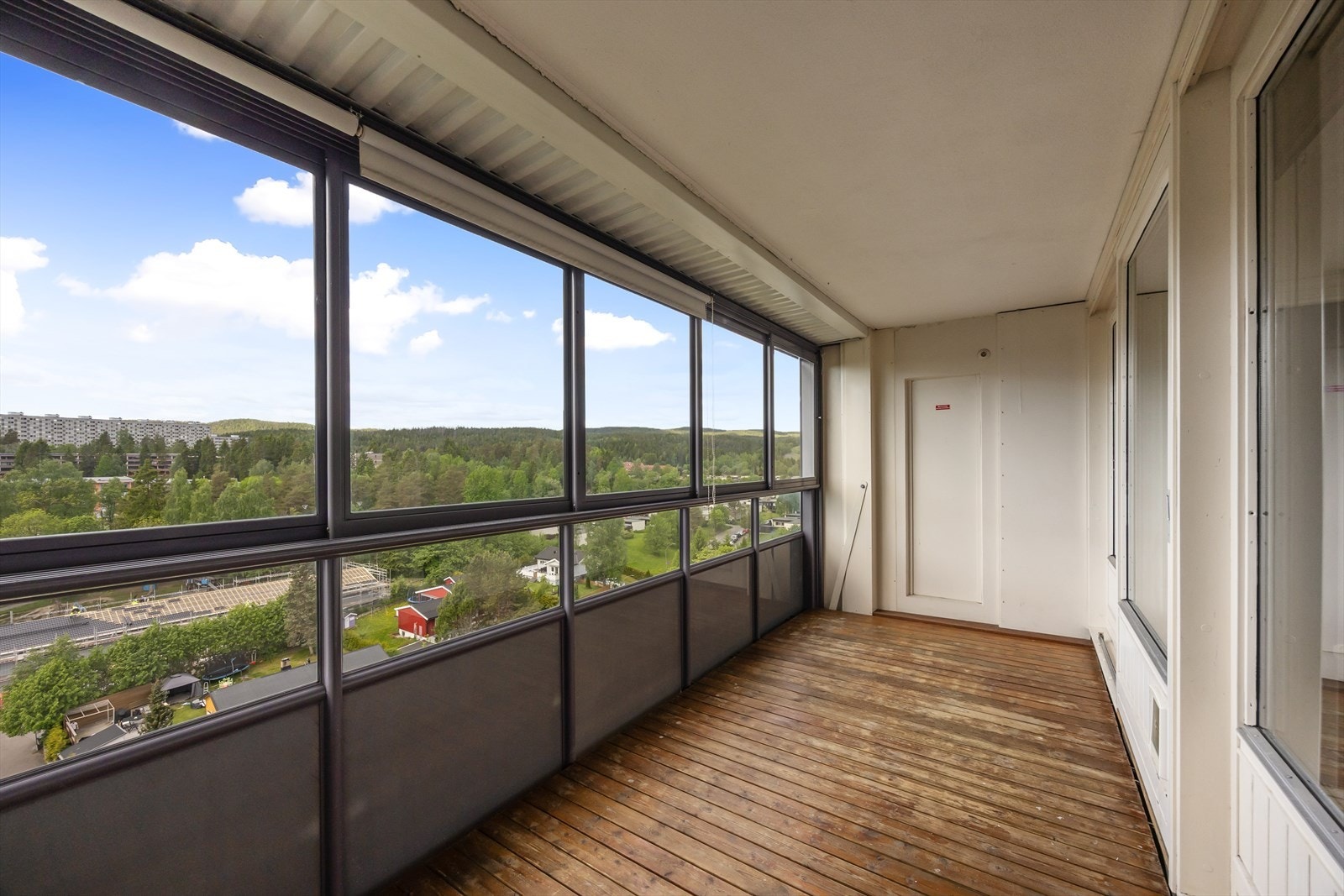Her er det god plass til en hyggelig sittegruppe med flott utsikt. Galleribilde