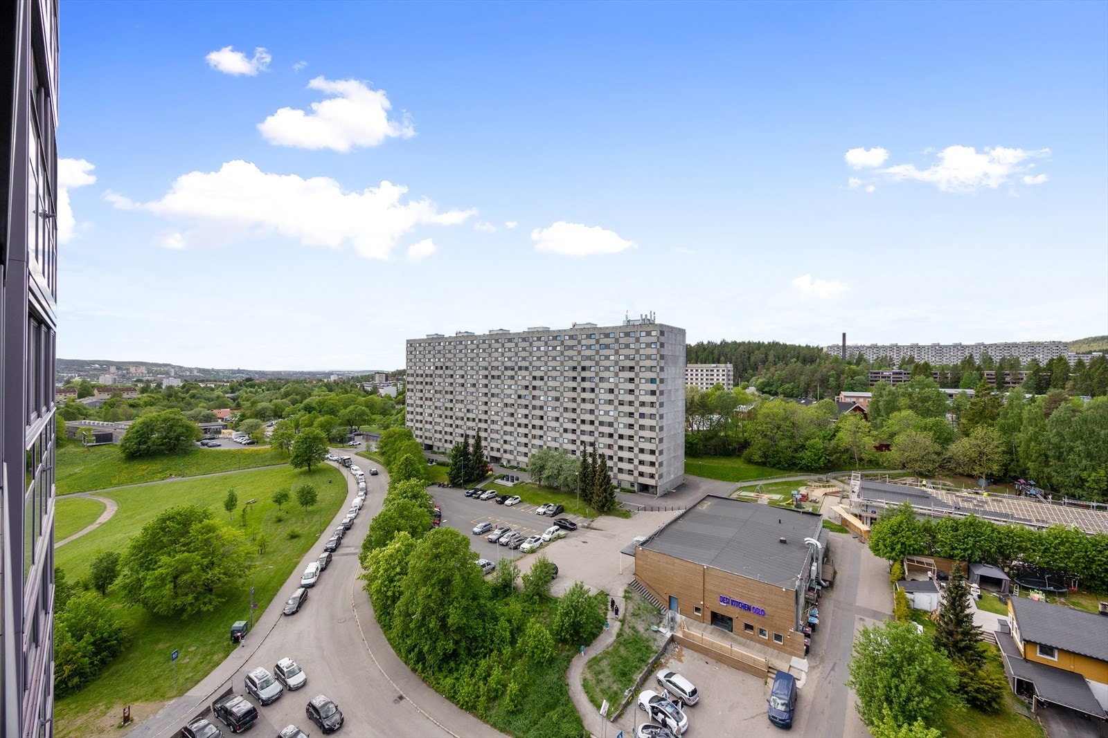 Med Grorud T-banestasjon få minutters gange unna, er reisen til sentrum rask og enkel. Galleribilde