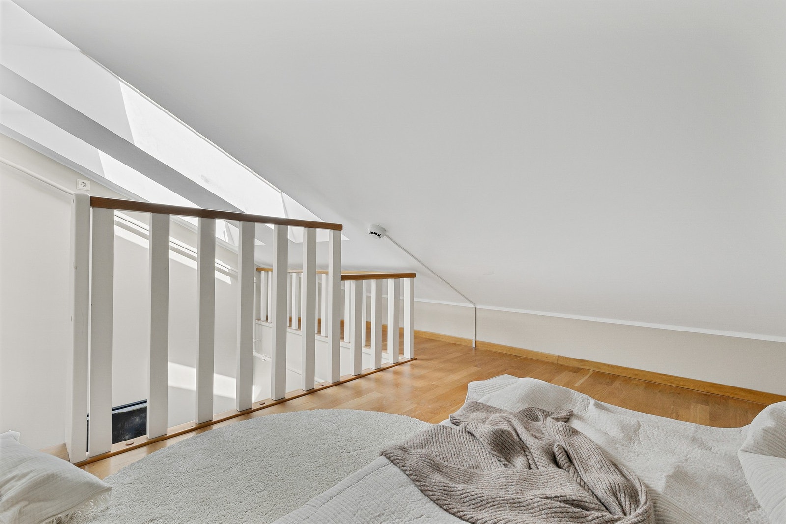 Hemsen har gulvareal på ... kvadrat og har plass til soveplass og lagring Galleribilde