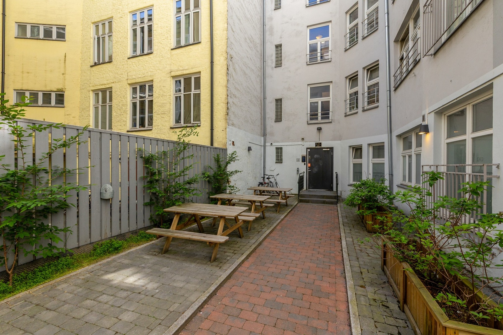 Borettslaget er veldrevet. Det er vedtatt IN-ordning på felleslån. Galleribilde