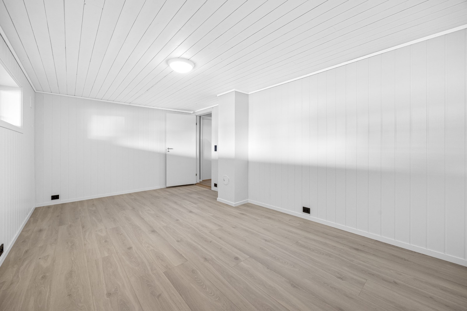 Kjellerstuen er et lyst og anvendelig rom med flere bruksmuligheter. Galleribilde