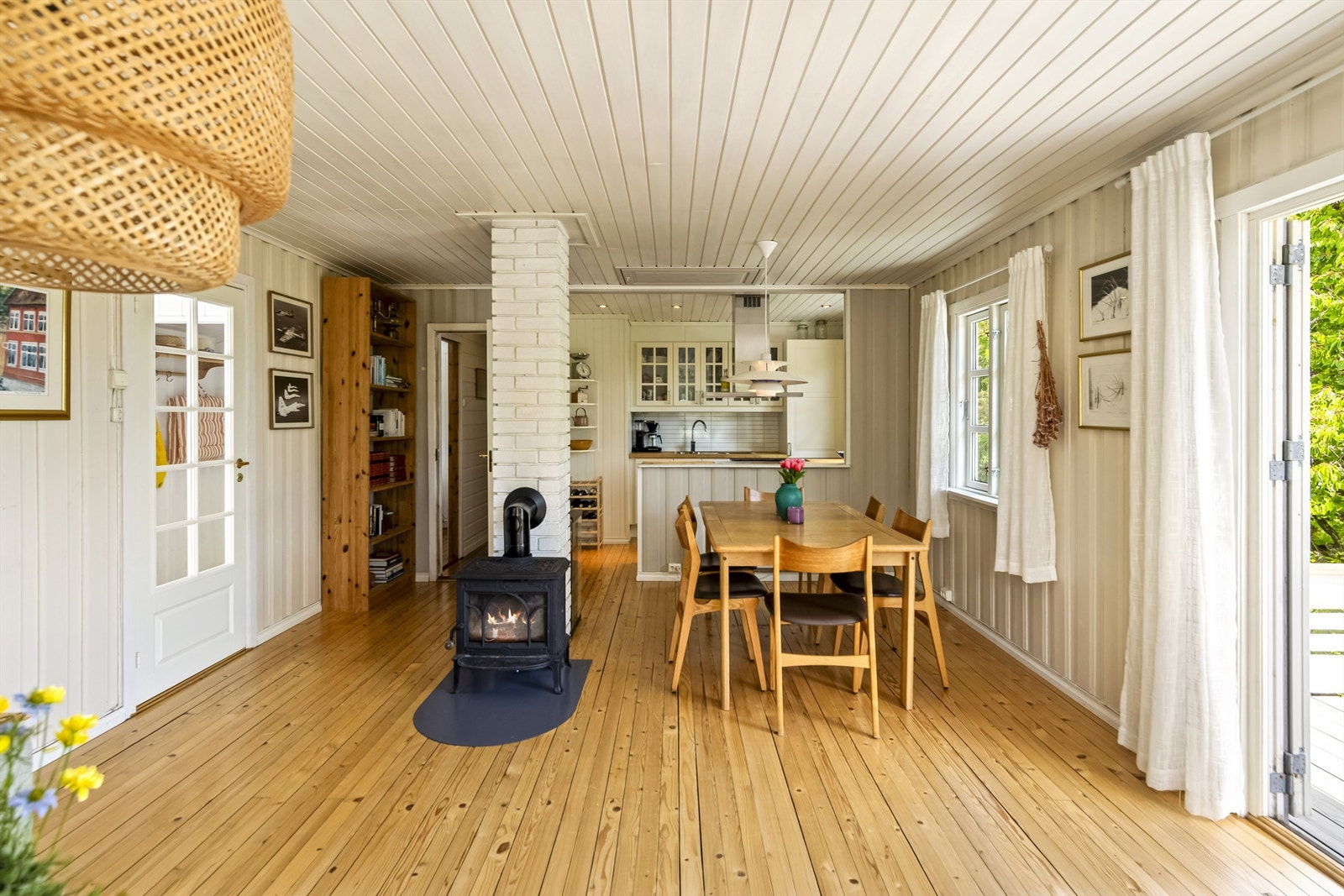 Peis for hygge og varme på kjølige kvelder. Galleribilde