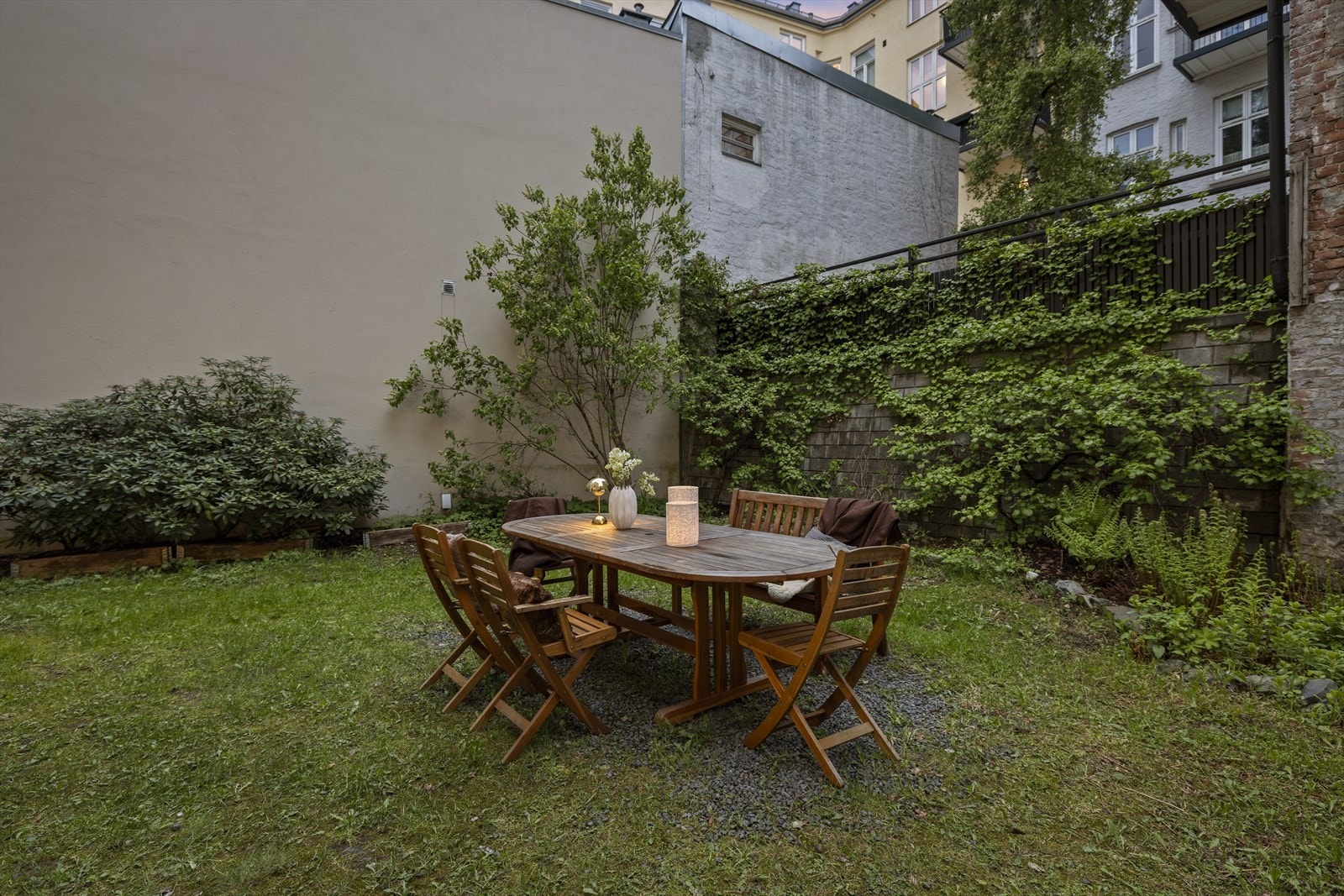 Hagen er et trygt og hyggelig fellesområde for beboerne i sameiet. Galleribilde