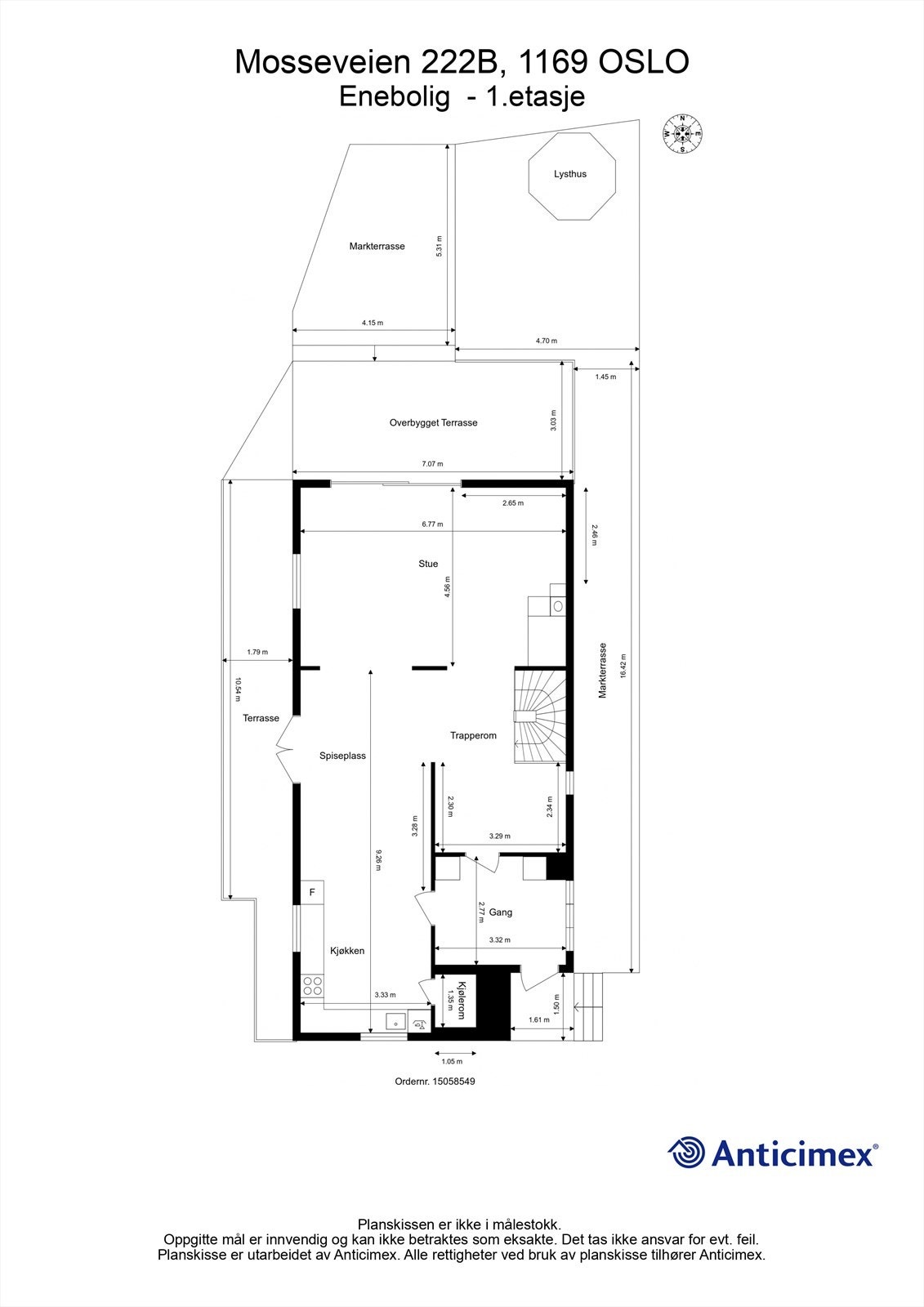 Første etasje er boligens sosiale sone med stue, spisestue og kjøkken. Herfra er det utgang til tre separate uteplasser, inkludert en markterrasse på 77 m². Galleribilde