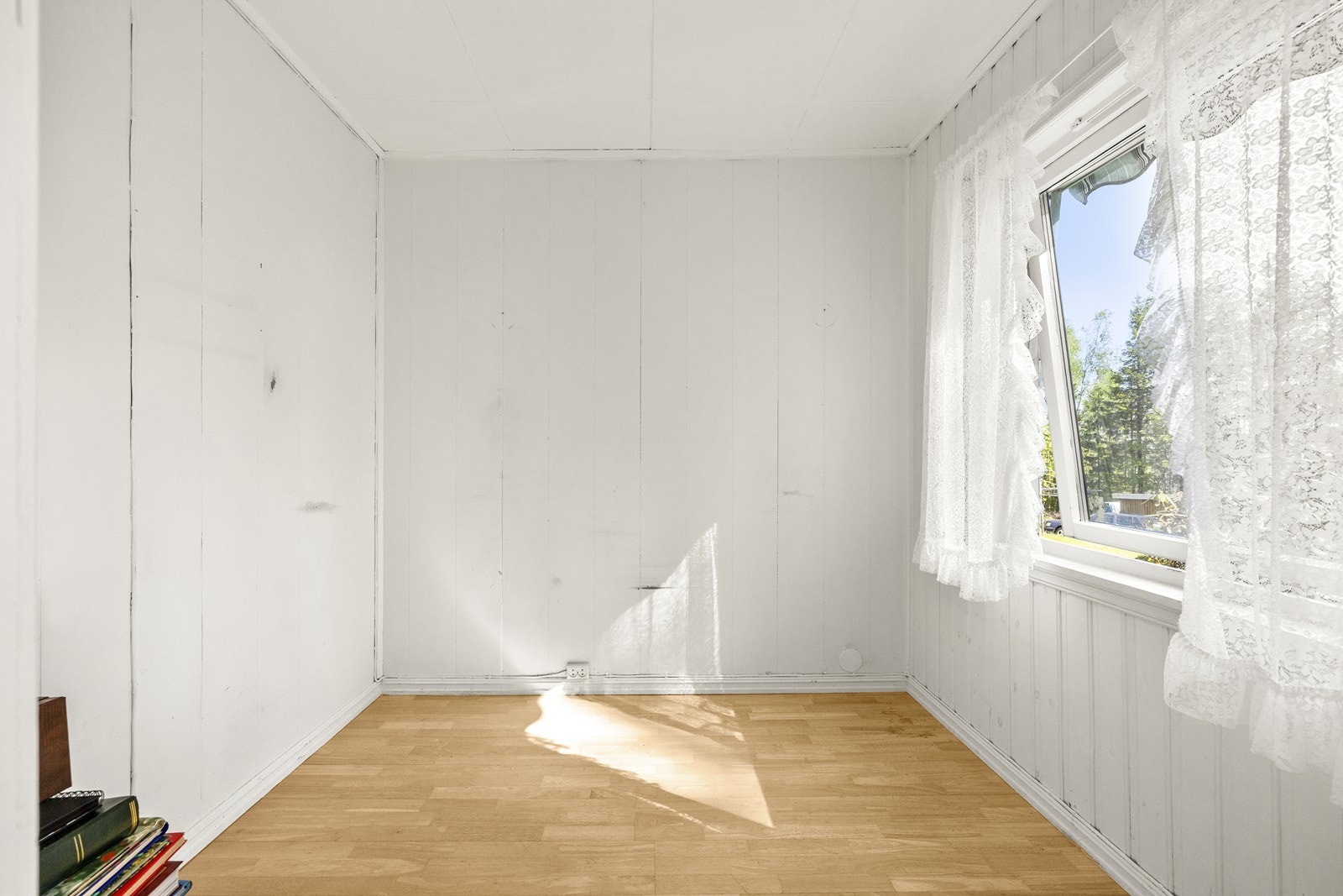 Innredet rom som kan benyttes til ekstra soveplasser eller oppbevaring. Galleribilde