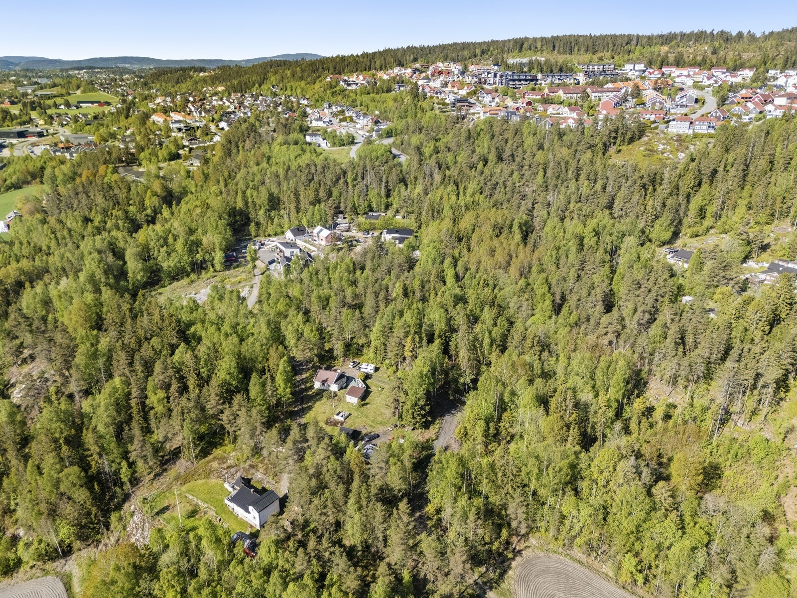 Beliggenheten i Hekseberg/Vardefjellet gir nærhet til naturen. Galleribilde