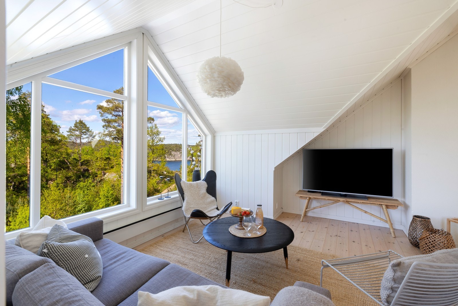 Plass til sofagruppe og tv. Galleribilde