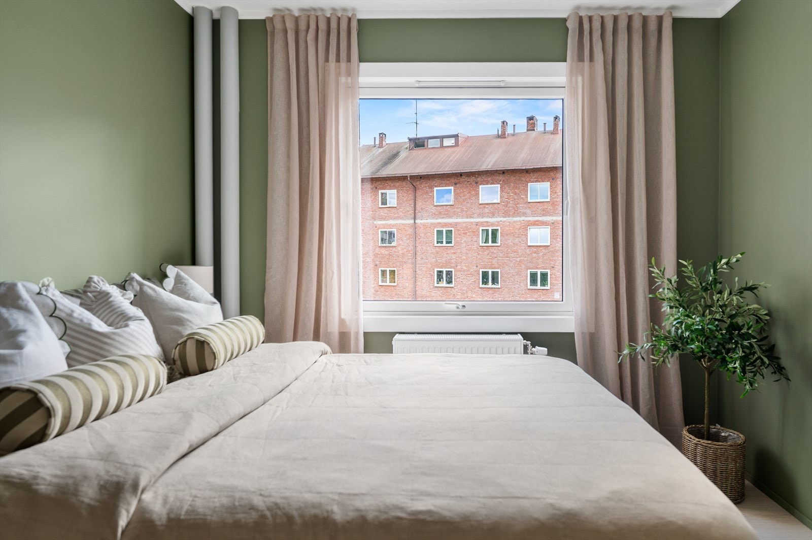 Rommet vender ut mot rolig område. Galleribilde