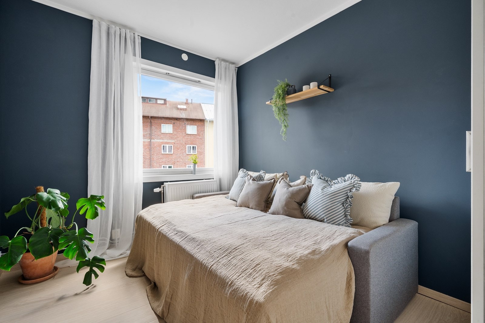 Soverom 2 er også av generøs størrelse. Galleribilde