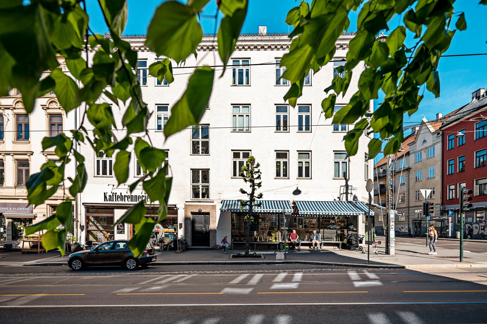 Et variert utvalg av kaféer og restauranter er innen gangavstand. Galleribilde