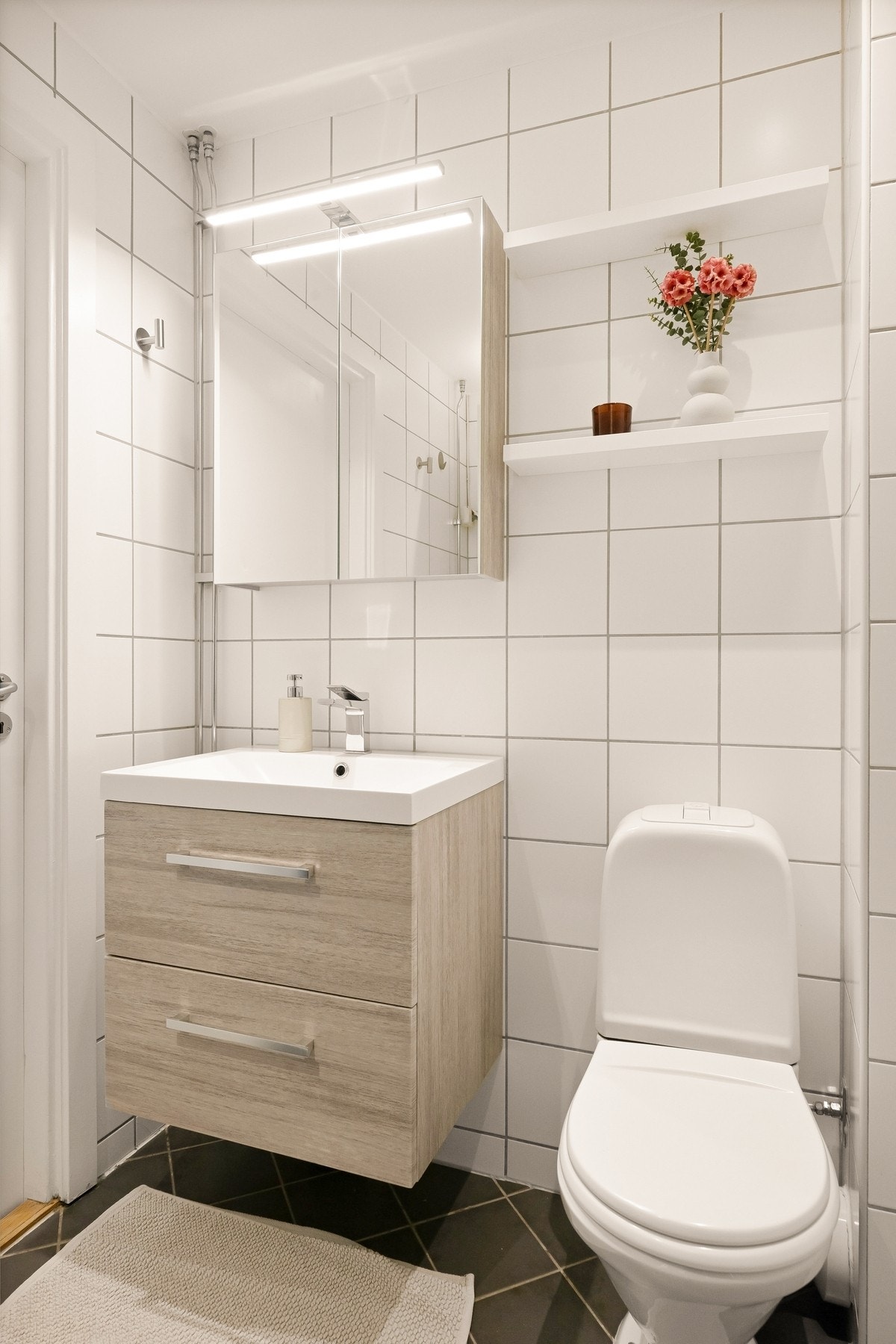 Badet ble oppgradert i 2020 med ny innredning og nye dusjdører Galleribilde
