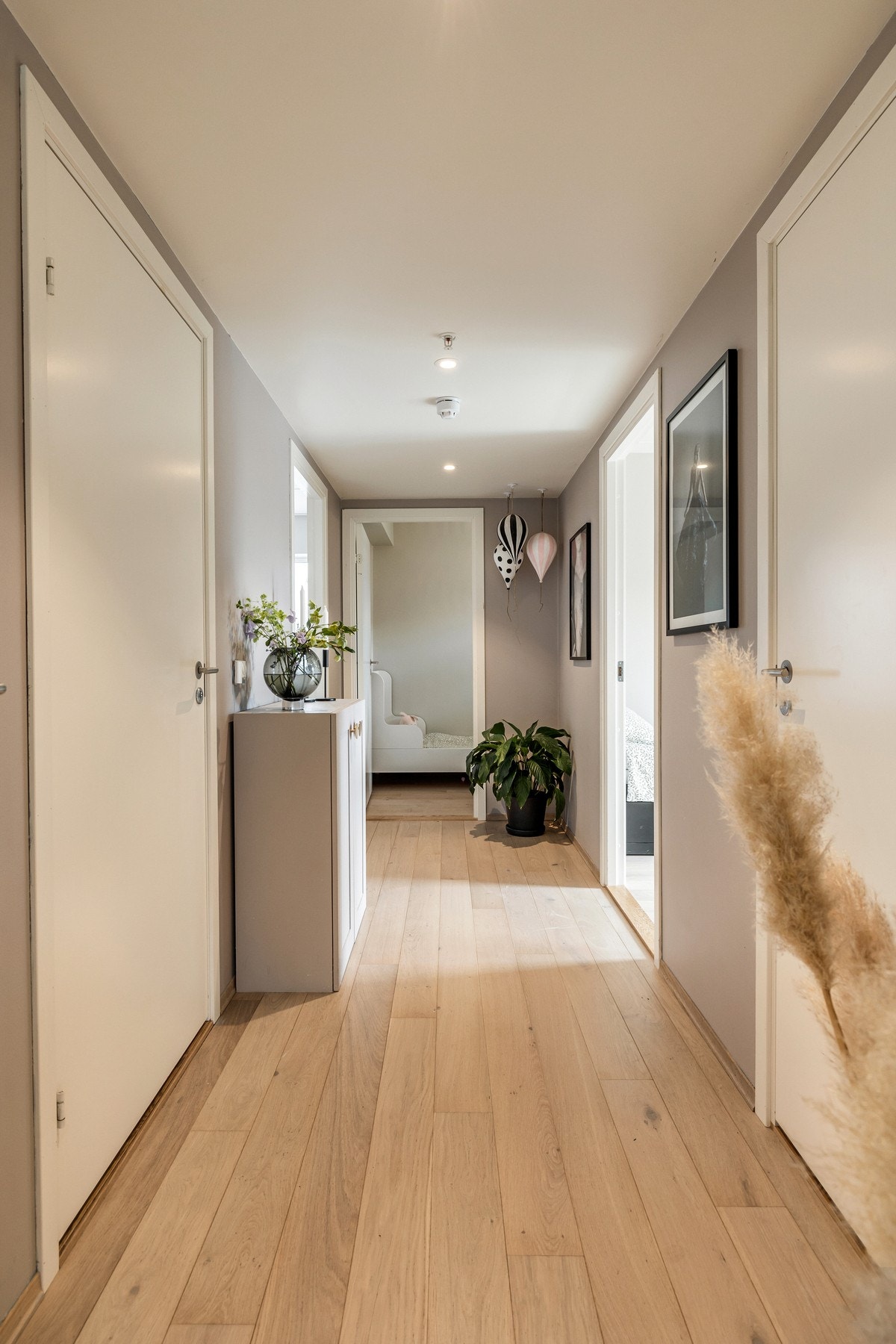 Velkommen inn til Rolf Hofmos gate 4 - En nydelig 4-roms med to balkonger. Galleribilde